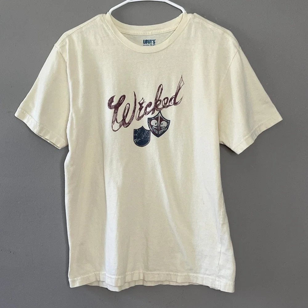 Vintage Y2K Levi's T-Shirt Mens M Cream Short Sleeve Wicked Skulls Pirate Print‎